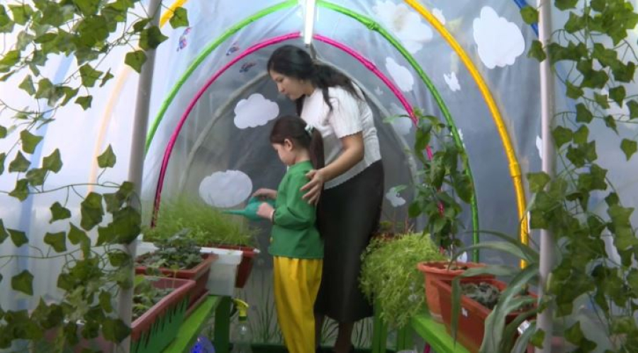 Шымкентские малыши учатся аграрным профессиям