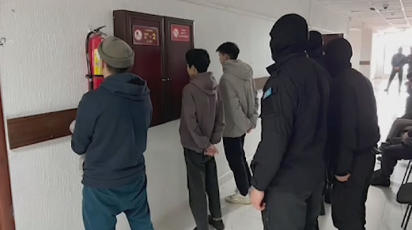 Группу интернет-мошенников задержали в Шымкенте