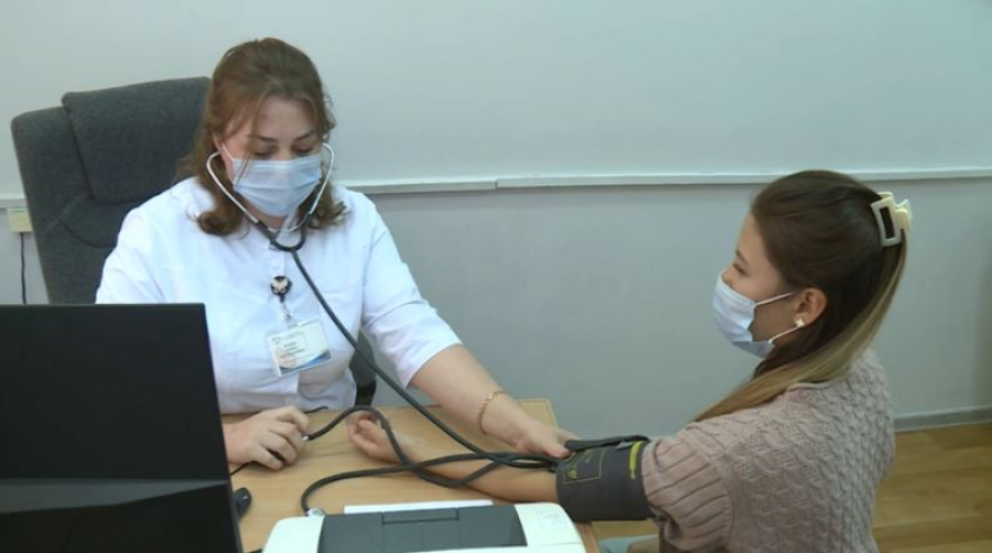 Послание-2026: до 40% повысят зарплату врачам первичного звена в Казахстане