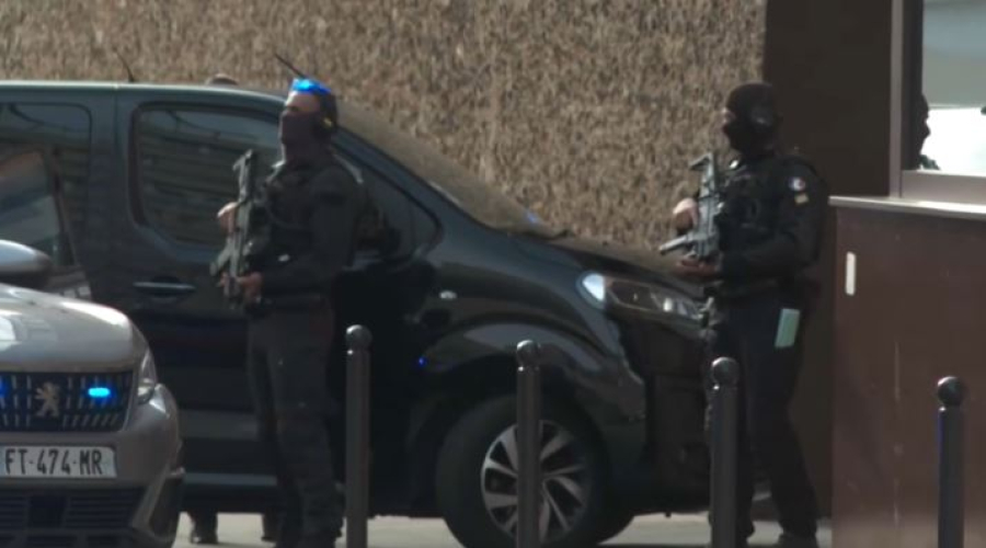 Николя Саркози түрмеден босатылды