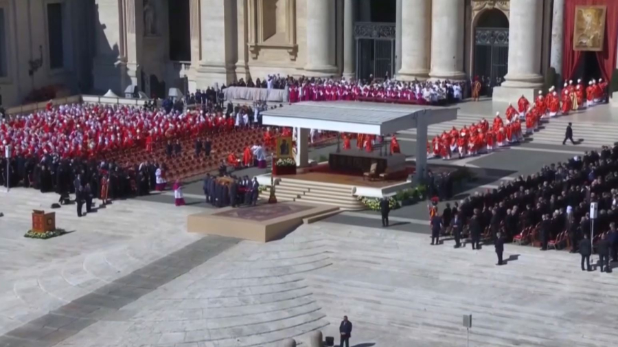 Ватиканда Рим папасымен қоштасу рәсімі өтіп жатыр