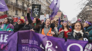 Национальная феминистская акция прошла во Франции
