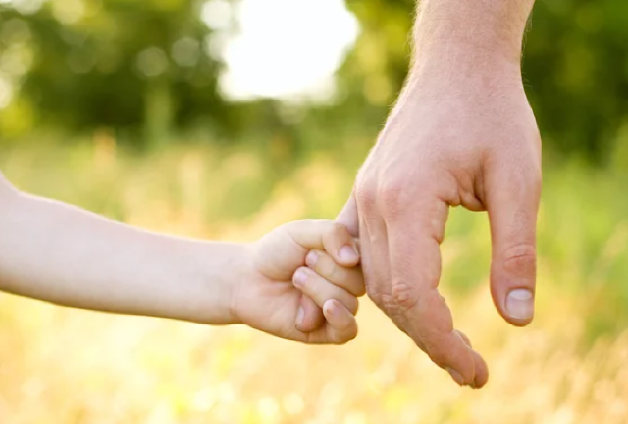 Как казахстанских родителей учат строить доверительные отношения с детьми