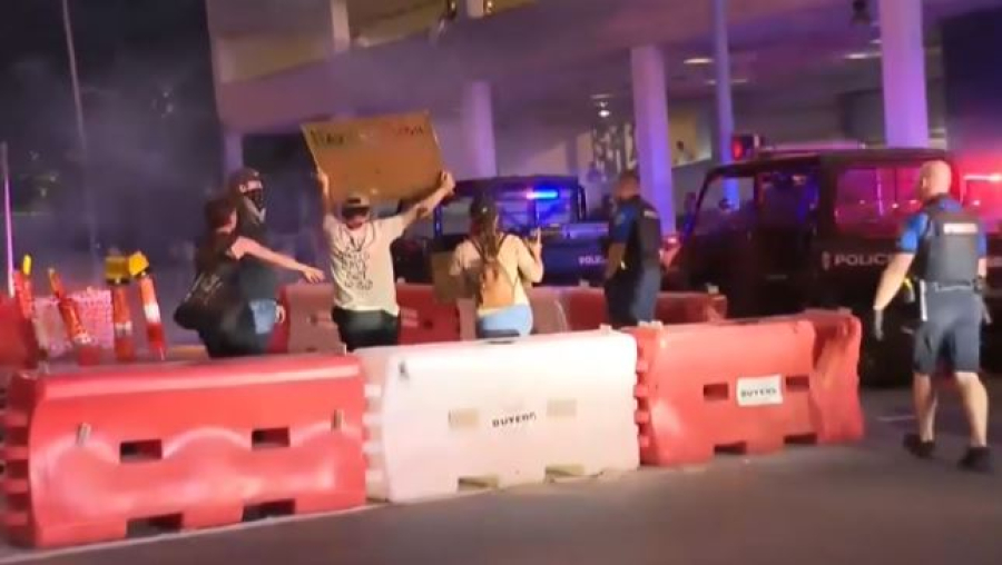 Войска Нацгвардии готовятся развернуть из-за протестов в Техасе