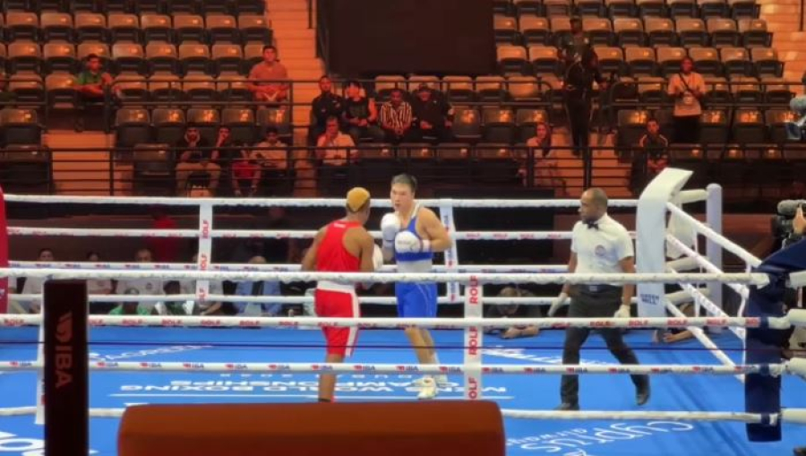 ЧМ по боксу: казахстанские боксёры одержали три победы