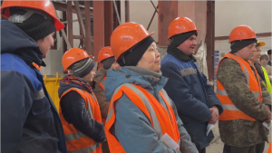 Представители партии «Байтак» встретились с работниками завода в Усть-Каменогорске