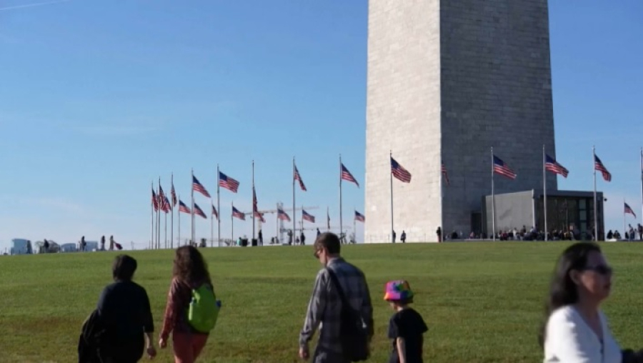 Трамп поручил Пентагону усилить армию