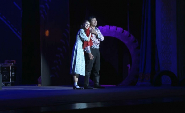 Артисты Казахского национального театра выступили с гастролями в области Ұлытау