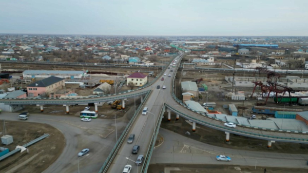 Кызылординцы жалуются на нехватку переездов через железную дорогу