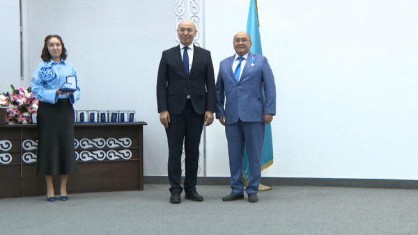 Өнеркәсіп және құрылыс министрлігі саланың үздік қызметкерлерін марапаттады
