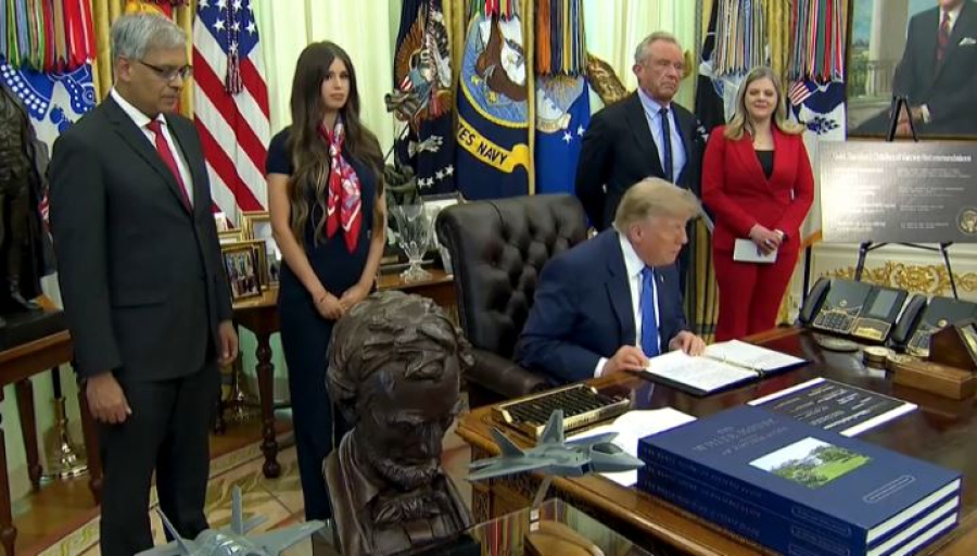 Трамп: Иранға экономикалық қысым күшейеді