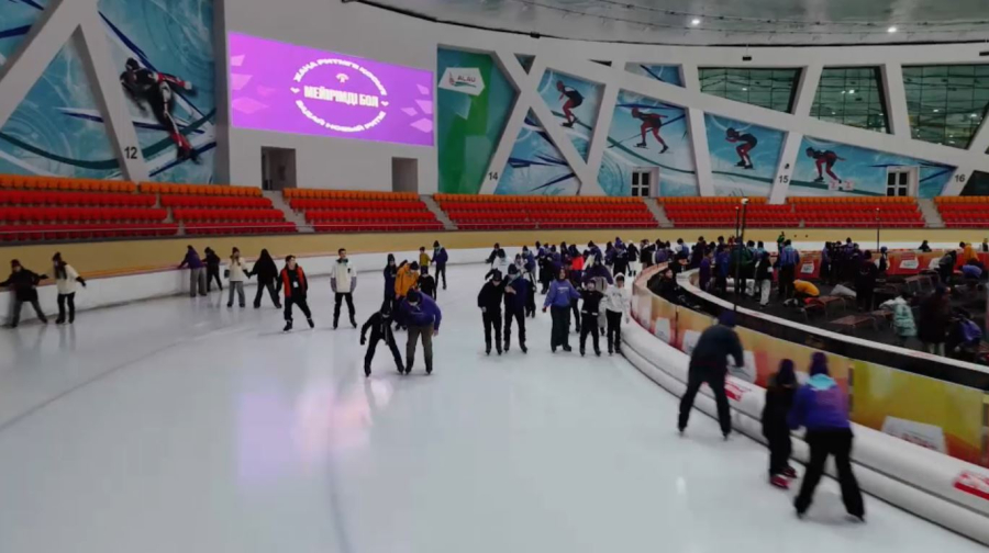 Воспитанникам детского дома организовали новогоднюю акцию в Астане