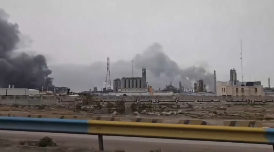 Израиль Иранның мұнай кешенін істен шығарды