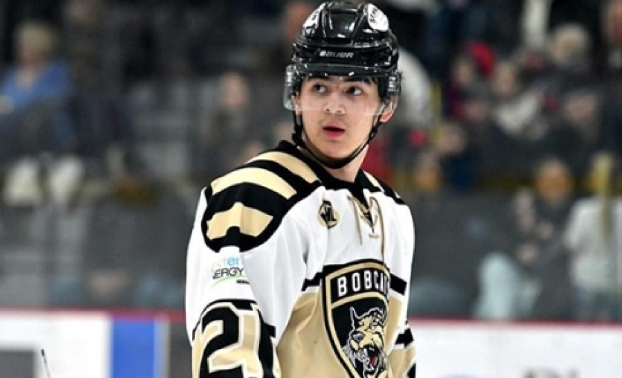 19-летний казахстанец забросил шайбу в лиге Северной Америки