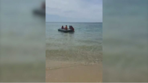 Двух мужчин спасли в Каспийском море  