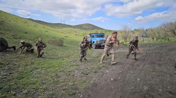 Болашақ сарбаздар әскери жаттығу өткізді