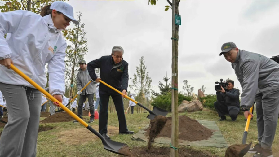 Президент «Таза Қазақстан» экологиялық акциясына қатысты