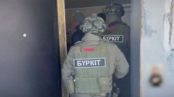 Үш күнде 30-дан астам қару жасырылған орын анықталды