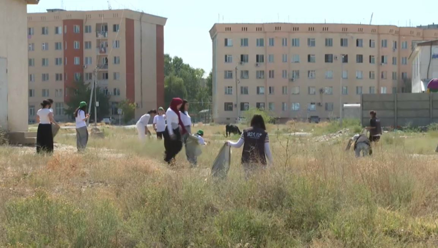 «Таза Қазақстан»: территорию больницы очистили от мусора