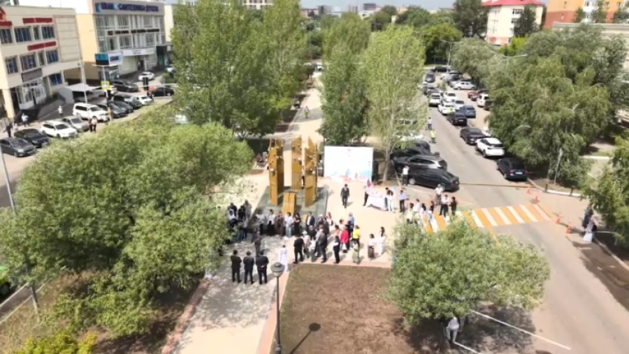 «Сквер коммунальщиков» открыли в Астане