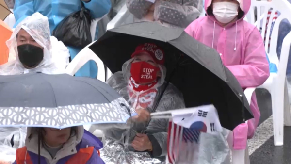 Кореяда экс-президент Юн Сок Ёльдің жақтастары шеру өткізді