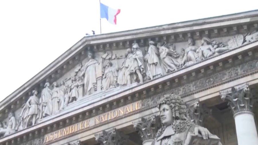 Ушедшего в отставку Лекорню снова назначили премьером Франции