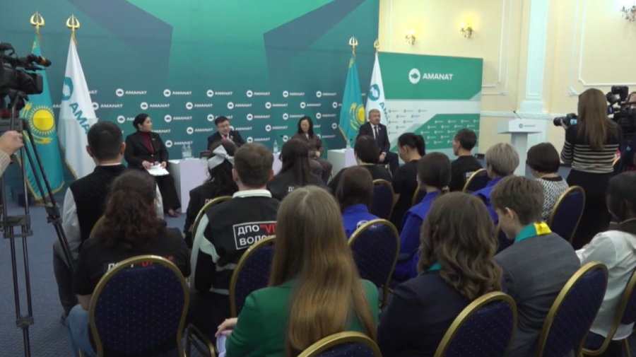 Форум волонтёров с участием депутатов прошёл в Павлодаре