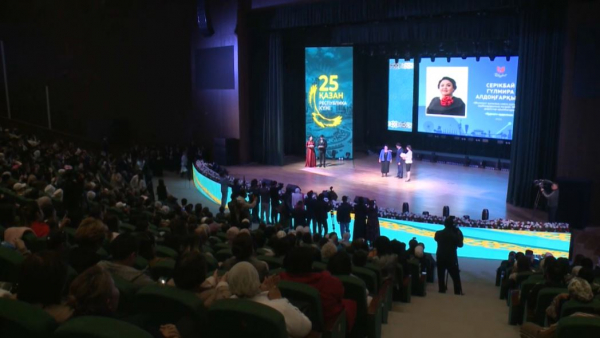 Государственные награды вручили в Шымкенте ко Дню Республики