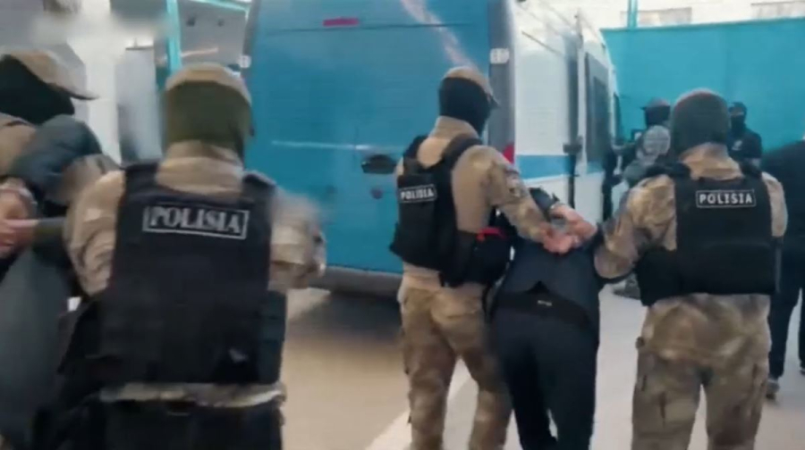 29 подозреваемых в тяжких преступлениях задержали в 10 регионах РК