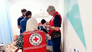 Гуманитарный конвой прибыл в больницу в секторе Газа