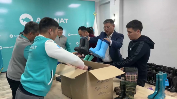 Тасқыннан зардап шеккен өңірлерге 6 тонна көмек жөнелтілді