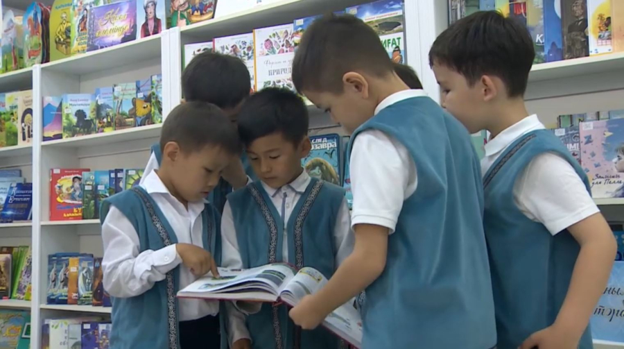 Детская книжная выставка открылась в Астане