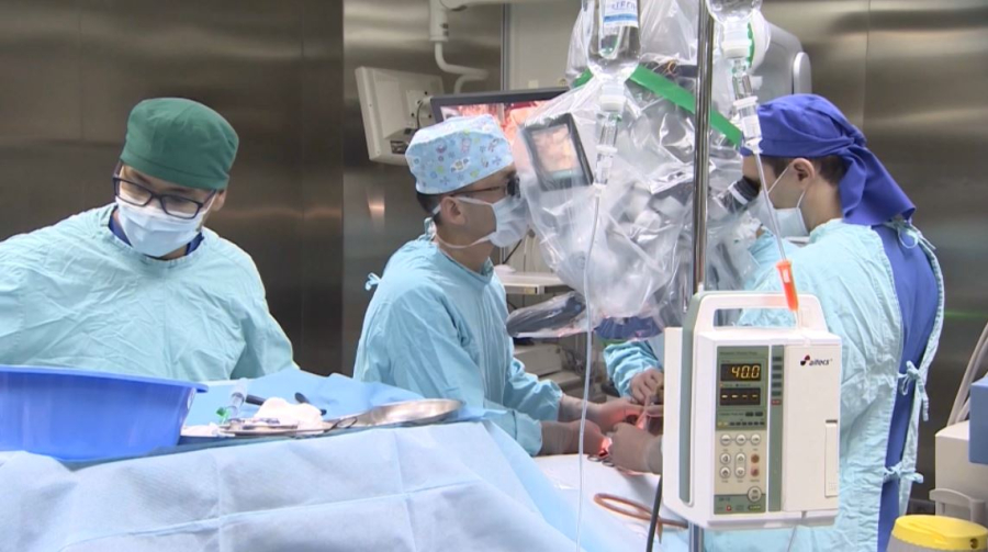 Зарплаты повысят врачам инфекционных служб