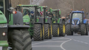 Словацкие аграрии вывели на дороги 2 тысячи единиц техники
