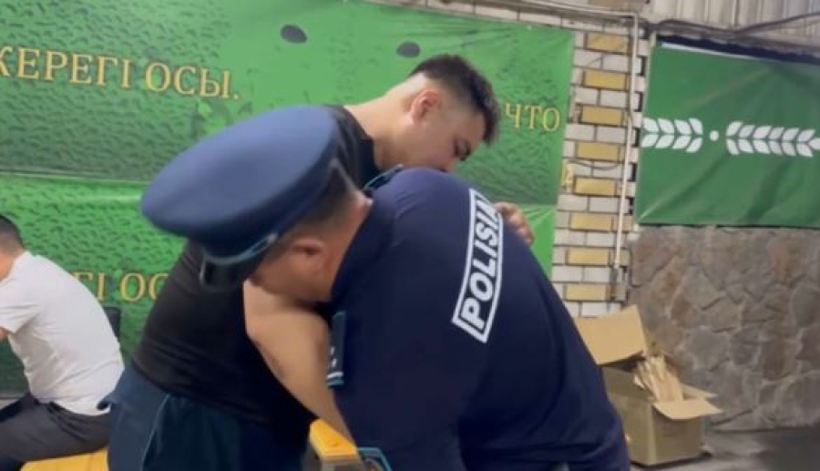 17 ранений и задержание грабителей: история подвига полицейского из Абай