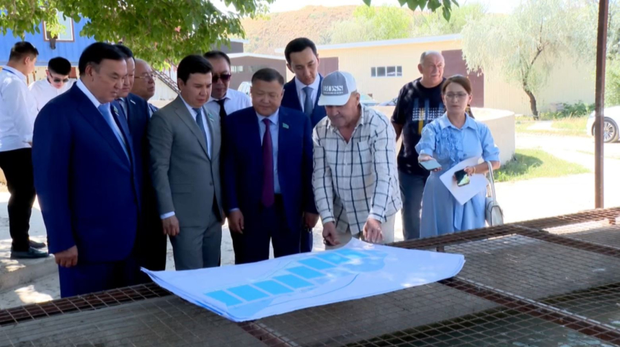 Депутаттар Түркістан облысында жаңа ашылған кәсіпорындардың жұмысымен танысты
