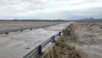 Больше 45 дорог закрыли в Иране после сильного наводнения