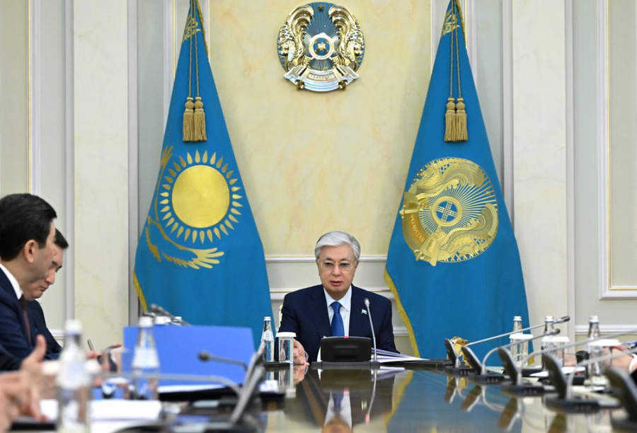 Глава государства провел совещание в связи с изменением ситуации на мировых рынках