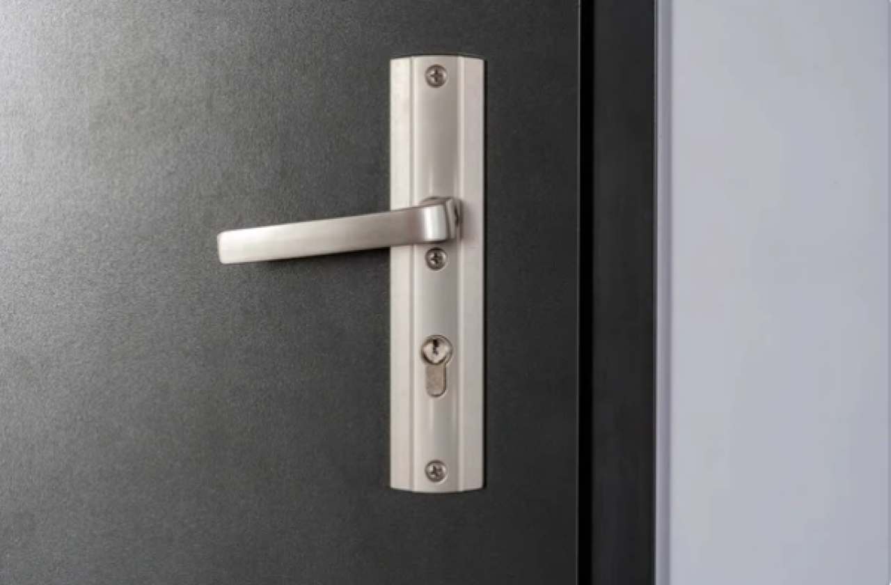 Малолетние дети остались запертыми в квартире в Косшы