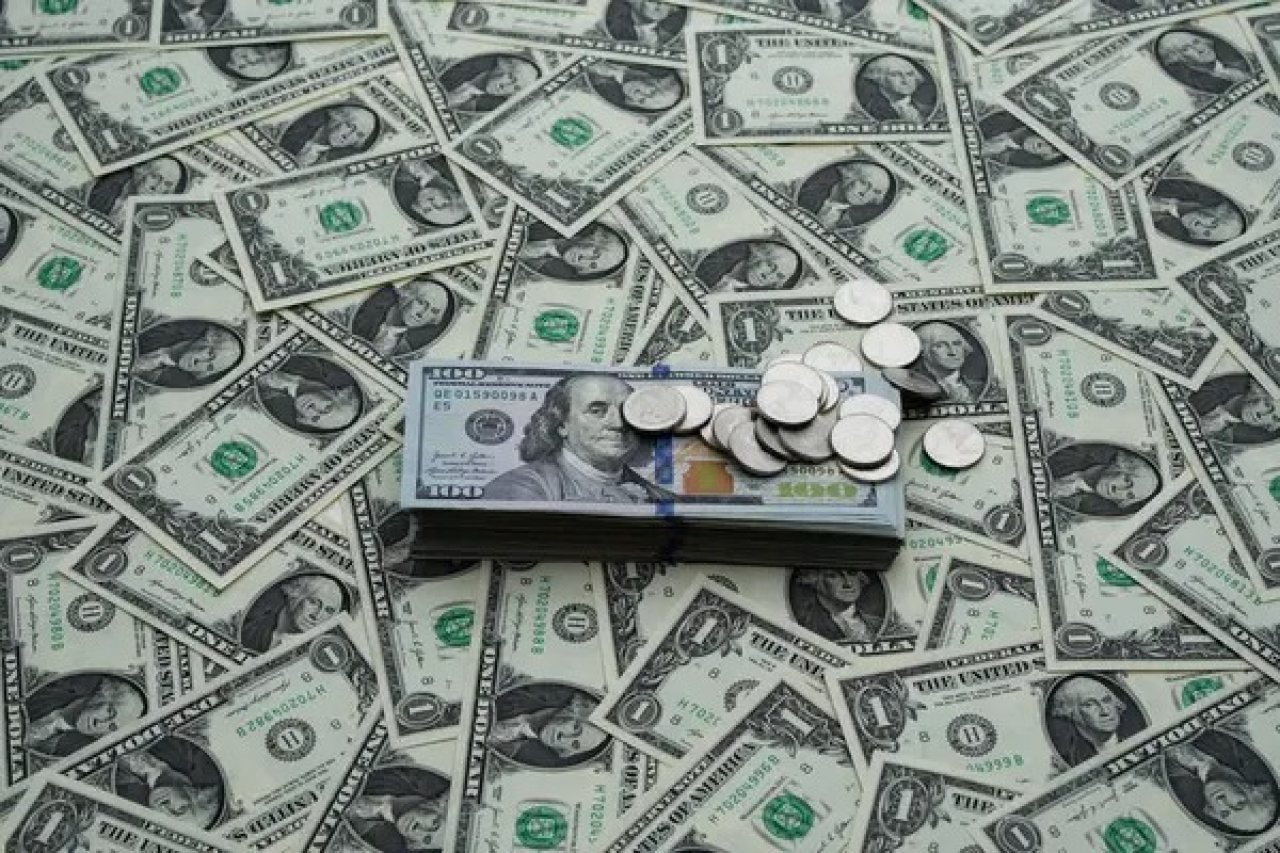 Курс доллара превысил 472 тенге на торгах в Казахстане