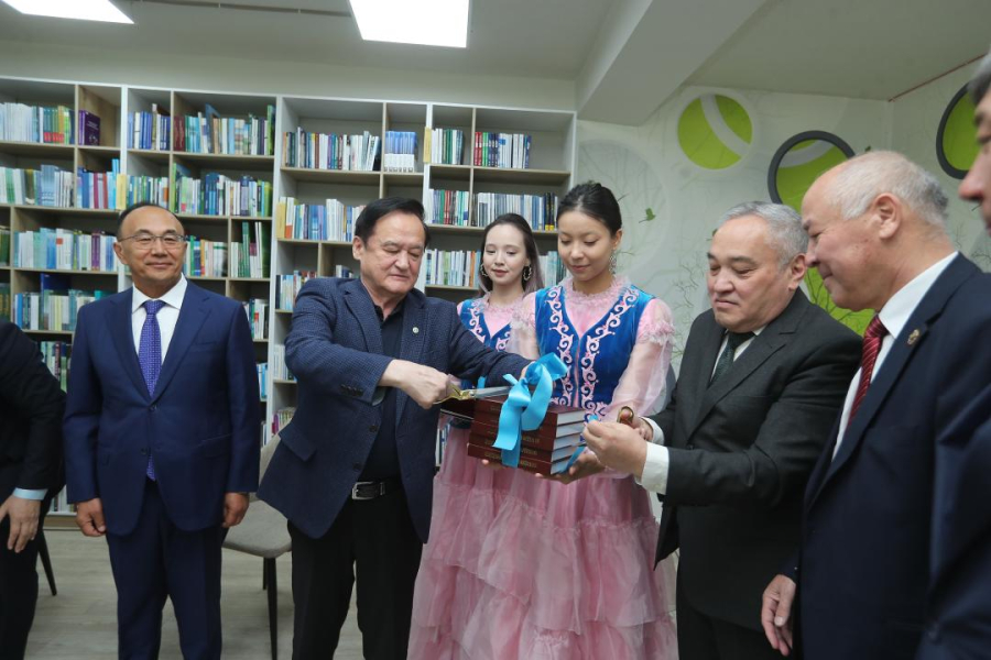 В Астане презентовали книгу редких фронтовых писем