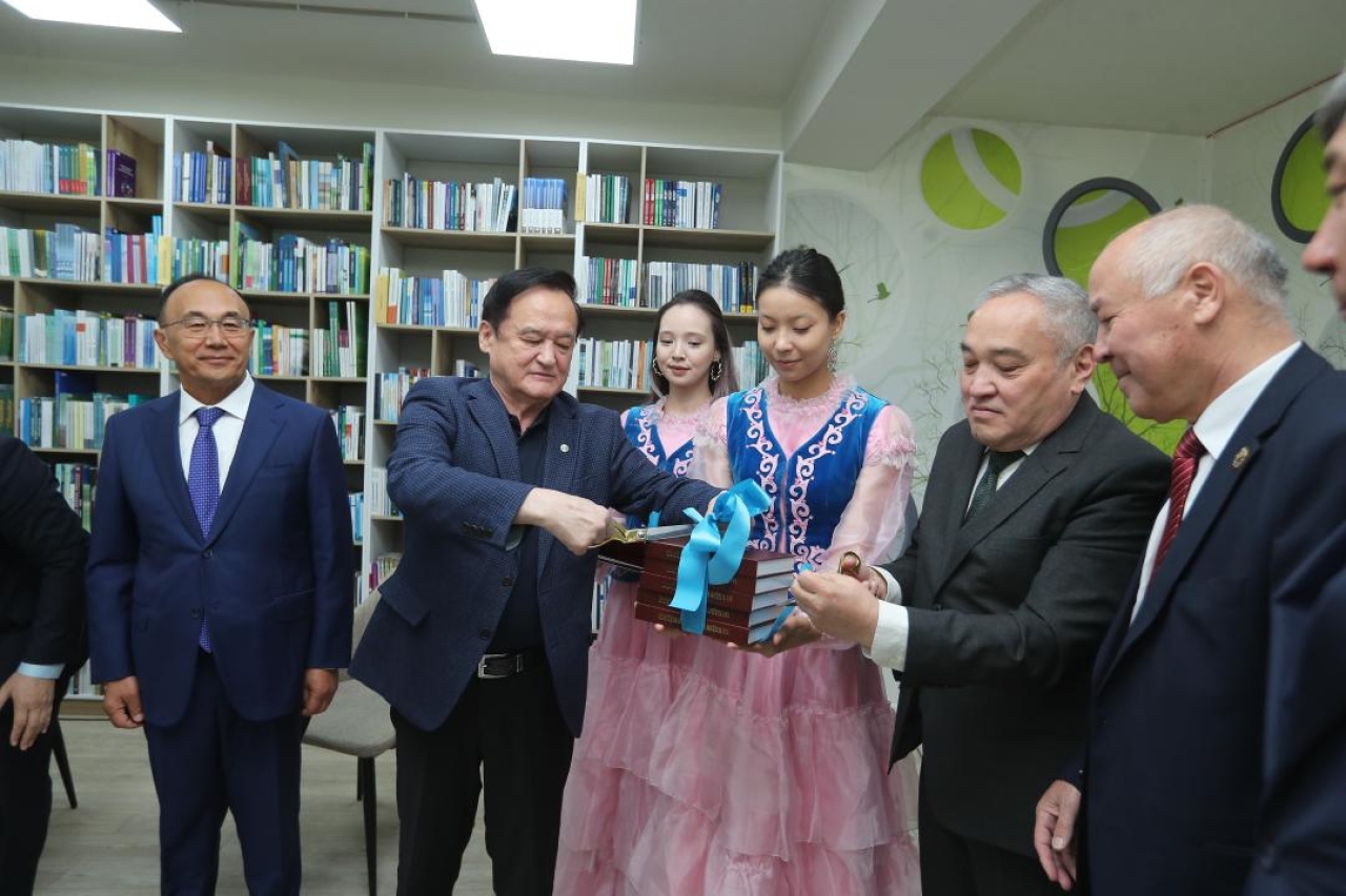 В Астане презентовали книгу редких фронтовых писем