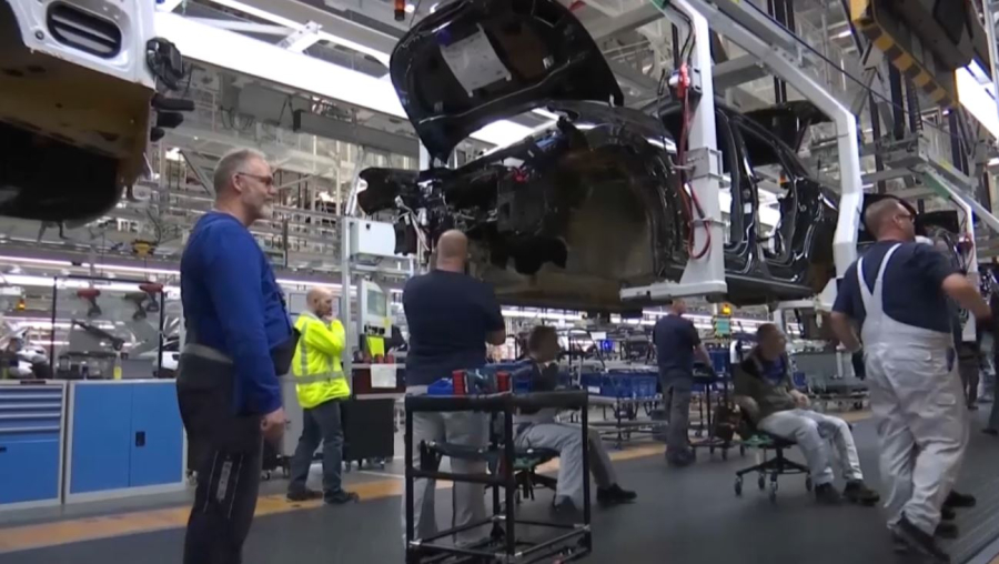 Еуропаның көлік өндірісі тоқтауға шақ тұр