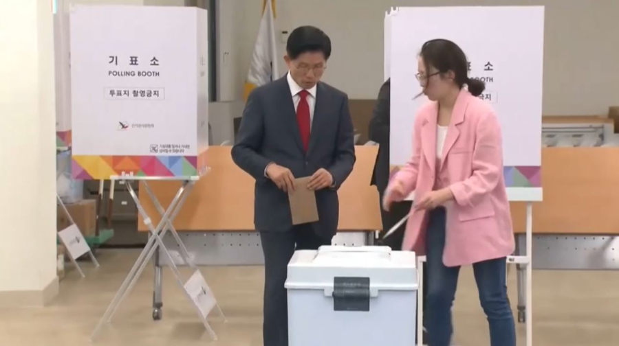 Досрочные президентские выборы проходят в Южной Корее