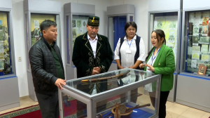 Меч Бухарбая батыра и его именная печать хранятся в музее Жалагашского района Кызылординской области