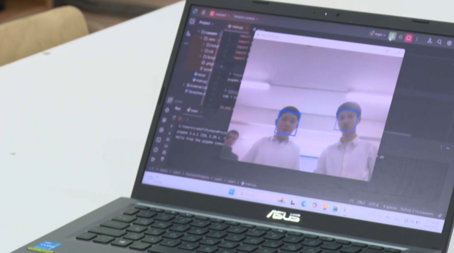 Школьники начали изучать основы ИИ