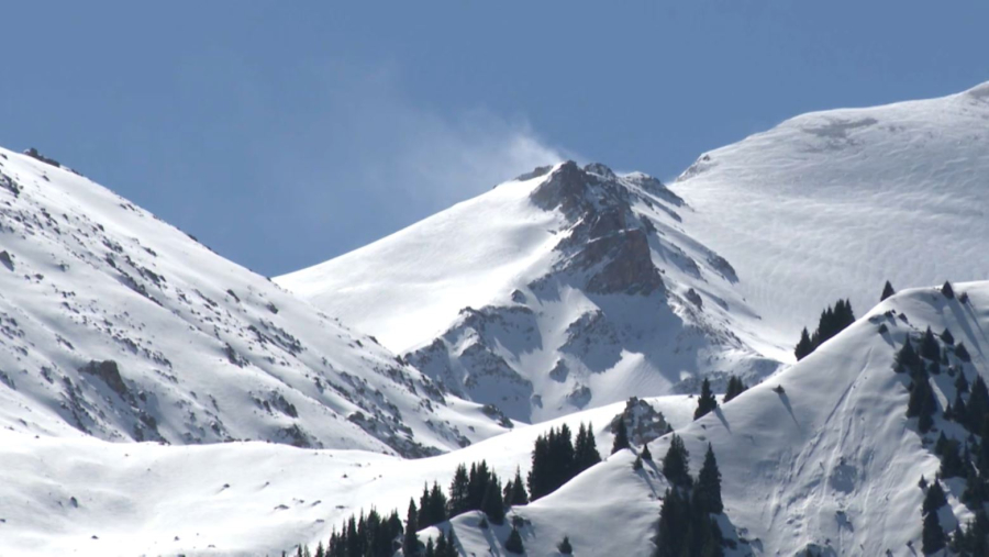 Ғалымдар таудағы қардың қалыңдығын зерттеді