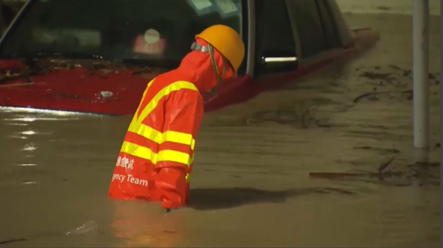 Гонконгта тасқын қаупінің «қара» деңгейі енгізілді