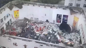 В школьном спортзале Цицикара обрушилась крыша: 11 человек погибли