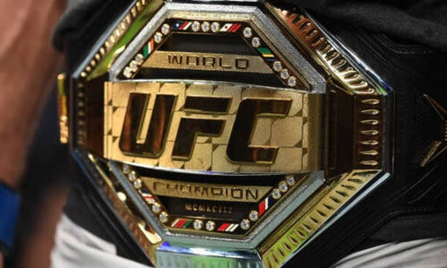 Чемпион UFC получил плохие новости